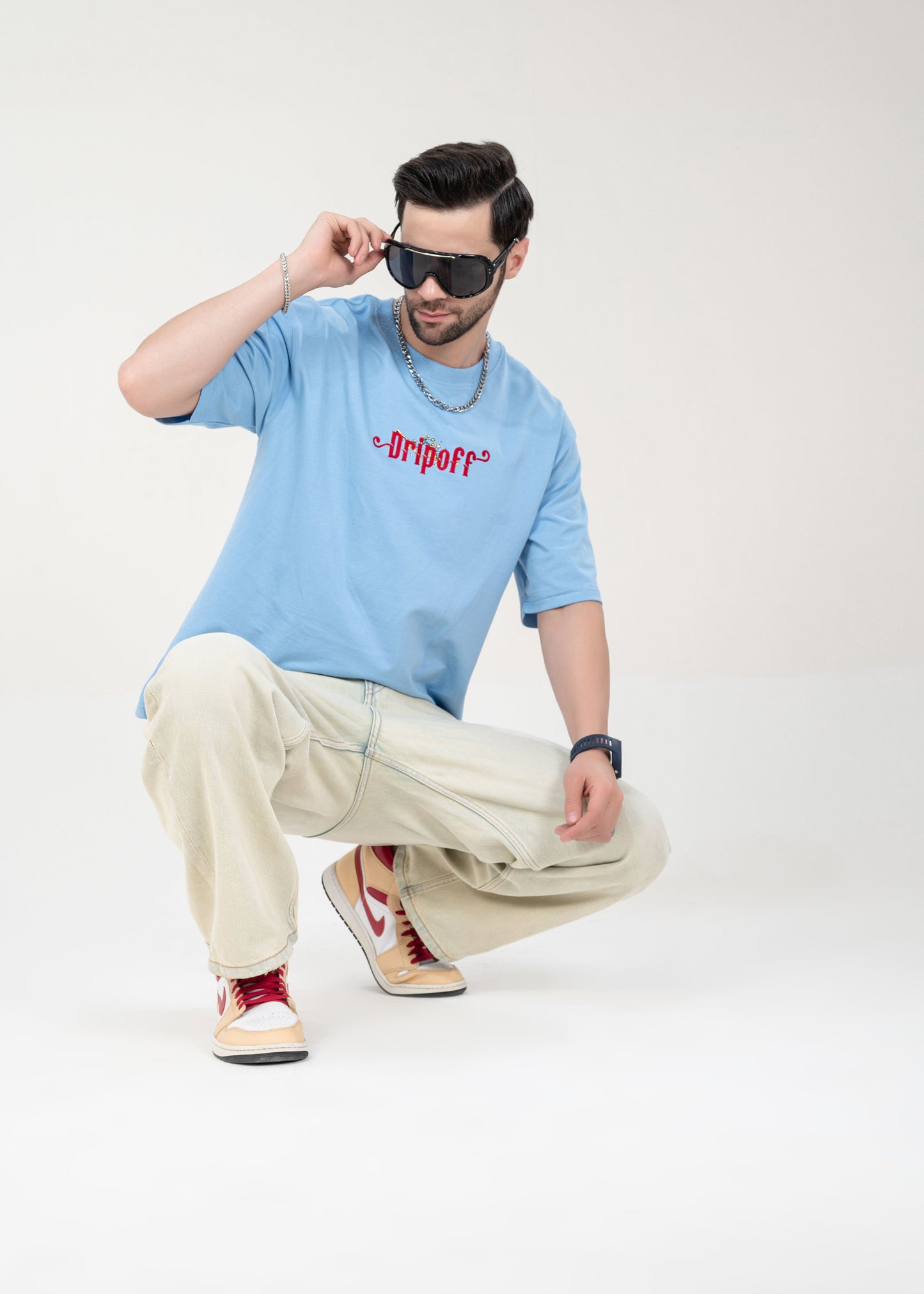 SKY CANVAS EMBROIDERED TEE